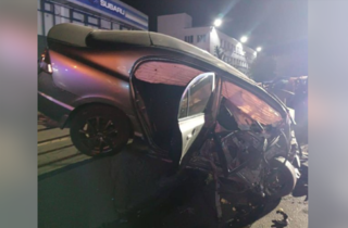 Моторошна аварія на Подолі: рятувальникам довелося деблокувати пасажирів авто (фото)