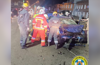 Моторошна аварія на Подолі: рятувальникам довелося деблокувати пасажирів авто (фото)
