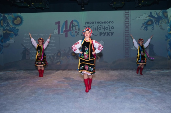 У Дубаї відбулася виставка «Неймовірні» з нагоди 140-річчя українського жіночого руху