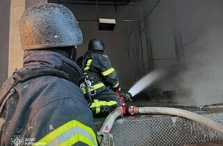 Атака дронів на Київщину: внаслідок падіння уламків постраждала жінка 