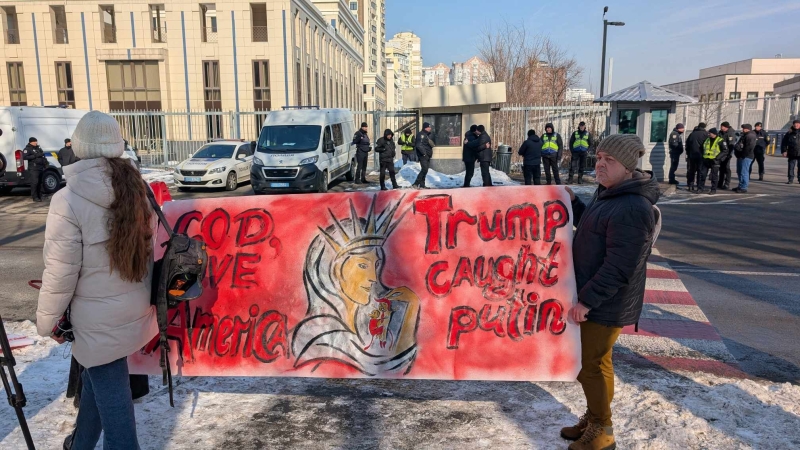 «Україна – не резервація». Українці вийшли на мітинг під посольство США у Києві (фото)