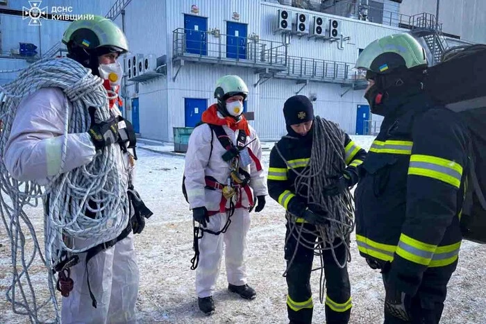 На Чорнобильській АЕС завершено гасіння тління: який рівень радіації довкола станції 