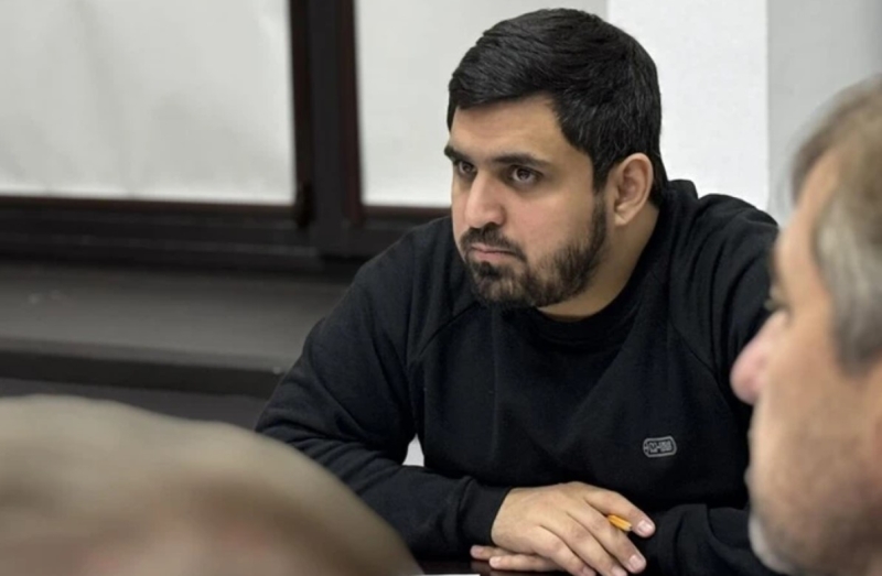 «Депутати не хочуть перебувати з ним в одній залі». Куди сховався секретар Київради Бондаренко?