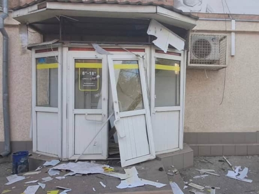 Росіяни атакували Нікополь: пошкоджено магазини, спортклуб та 2 багатоповерхівки 
