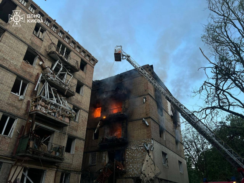 Масована атака на Київ: як проходить пошуково-рятувальна операція (фото)