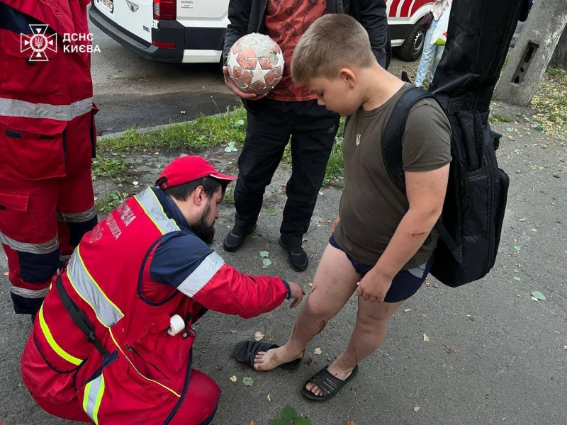 Масована атака на Київ: як проходить пошуково-рятувальна операція (фото)