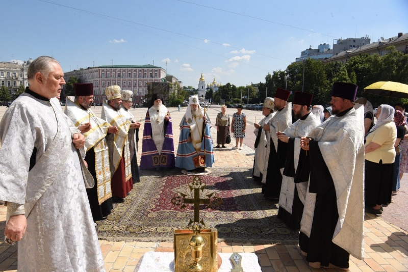 Кривавий вівторок. 30 років тому влада перетворила на побоїще похорон патріарха Володимира